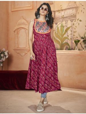 maroon rayon festive kurti with thread and mirror work fabku21032