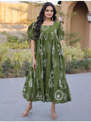 olive green cotton printed tiered midi dress fabku21217