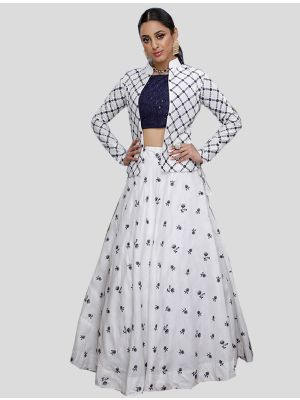 /pr-fashion/202010/white-cotton-umbrella-lehenga-with-jacket-fable20077.jpg