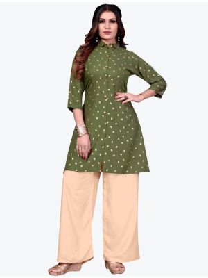 /theethnicworld/202101/green-rayon-kurti-with-plazzo-bottom-fabku20141.jpg