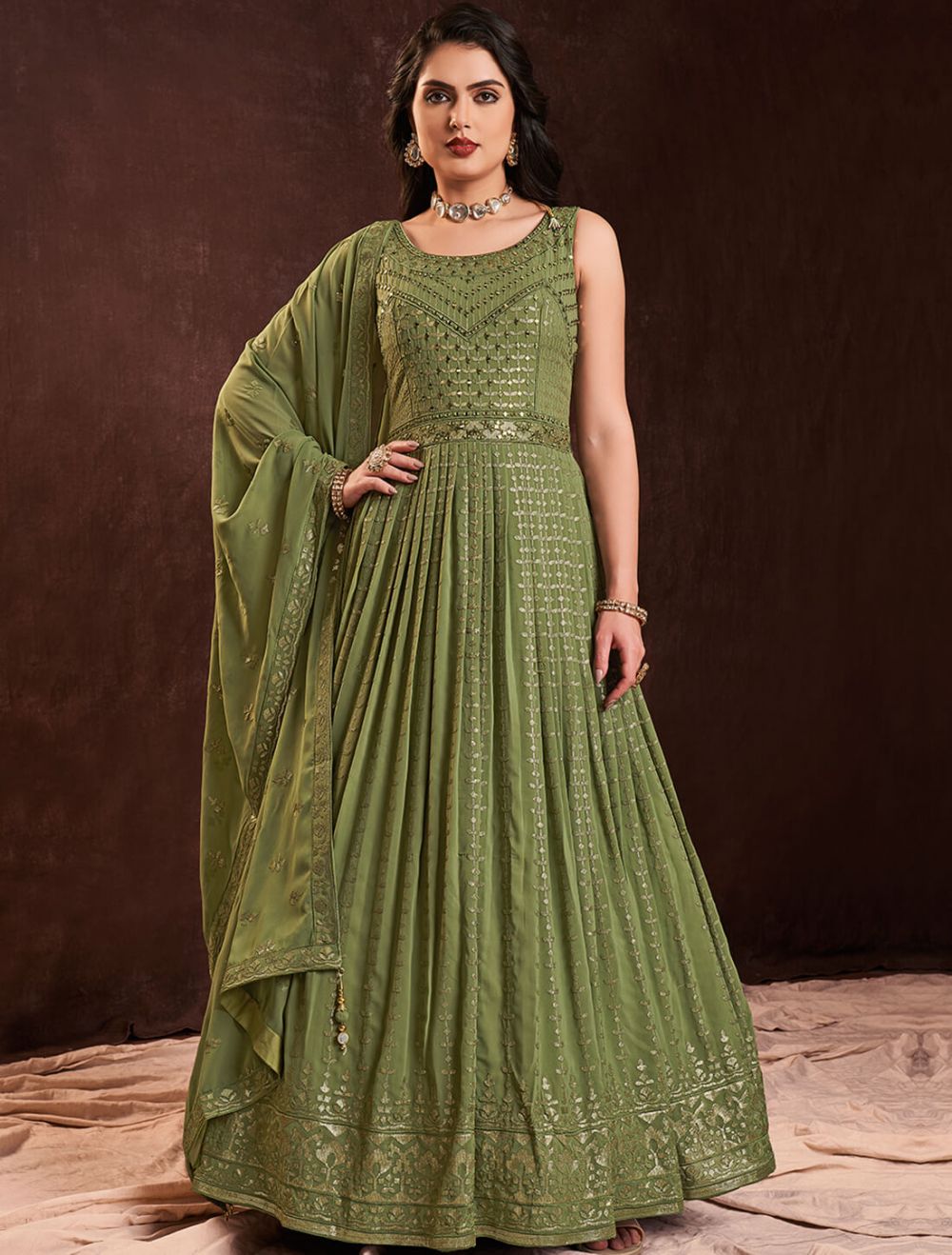 9 Modern Designs of Green Color Frocks for Stunning Look