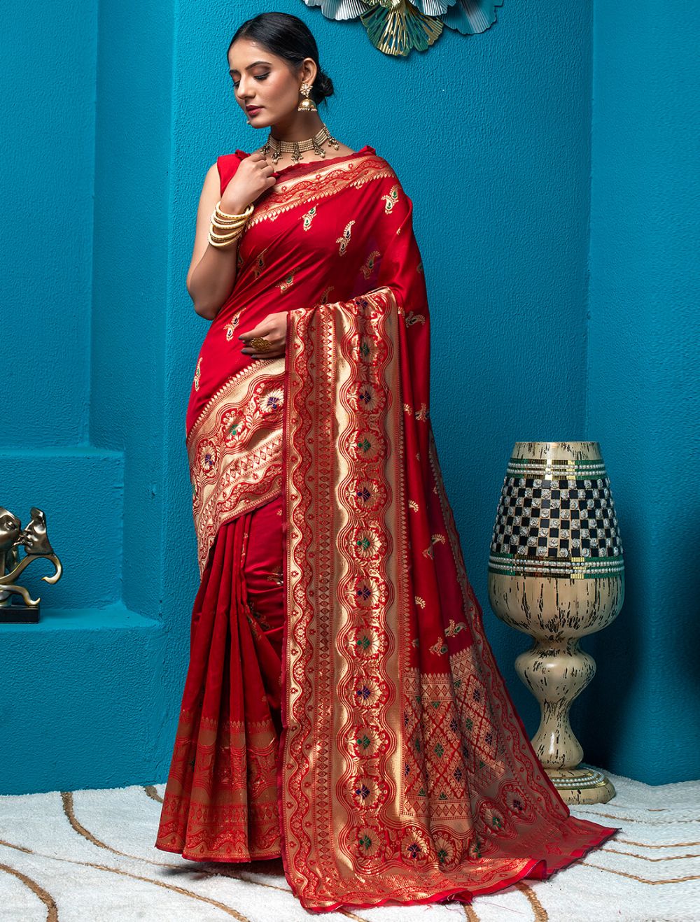 Red Handloom Silk Saree With Woven Zari Work Online FABSA22199 FABANZA